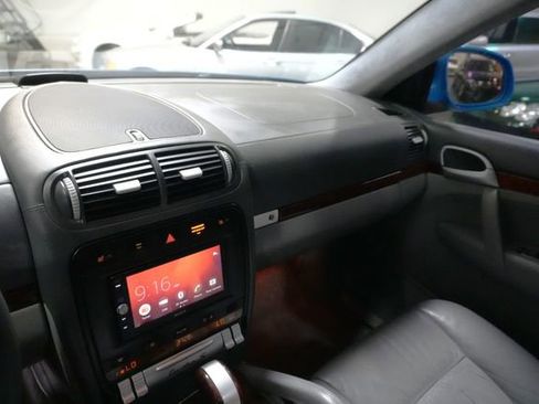 Used 2006 Porsche Cayenne Turbo S AWD/4WD image 17