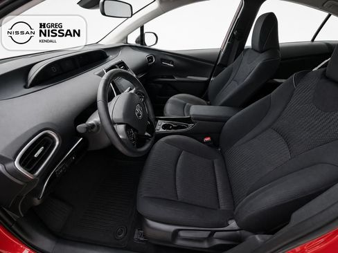 Used 2022 Toyota Prius Prime LE FWD image 7