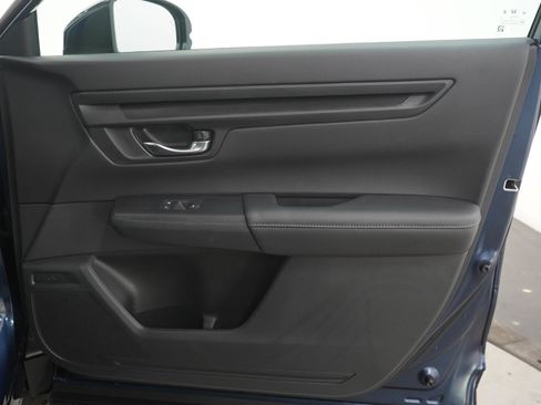 Used 2025 Honda CR-V EX image 11