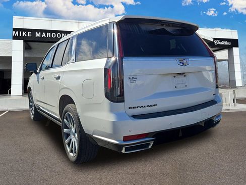 Certified 2022 Cadillac Escalade Premium Luxury Platinum w/ Heavy-Duty Trailer Package image 4