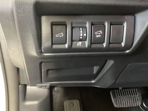 Used 2025 Subaru Outback Premium w/ Popular Package #1A AWD/4WD image 17