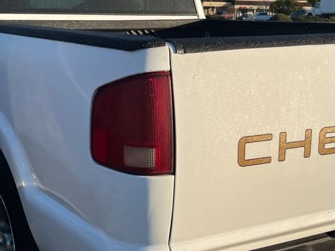 Used 2003 Chevrolet S10 Pickup LS w/ Convenience Package image 15