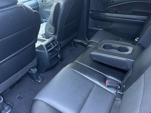 Used 2023 Honda Passport EX-L image 12