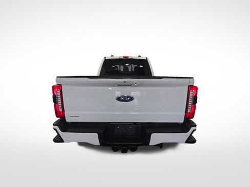 Used 2023 Ford F250 Lariat w/ Sport Appearance Package AWD/4WD image 5