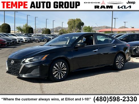 Used 2023 Nissan Altima 2.5 SV image 1