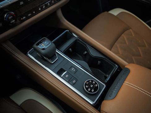New 2026 Nissan Pathfinder Platinum AWD/4WD image 28