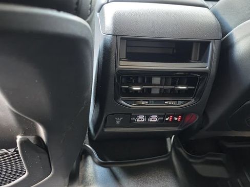 Used 2024 Jeep Grand Cherokee Limited w/ Luxury Tech Group II RWD image 10