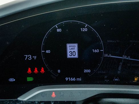 Used 2024 Porsche Taycan 4S w/ Premium Package image 53