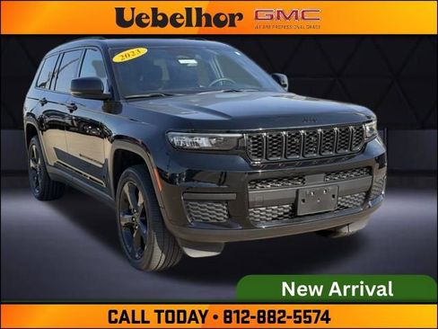 Used 2023 Jeep Grand Cherokee L Laredo image 1