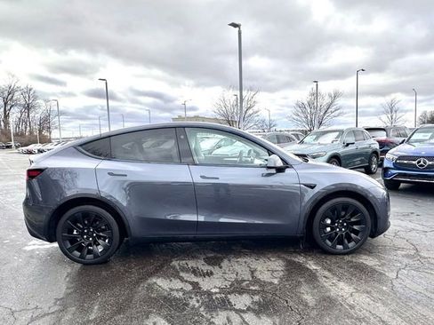 Used 2023 Tesla Model Y Long Range image 9