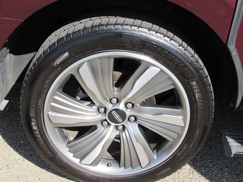 Used 2018 Lincoln Navigator L Reserve w/ Technology Package image 41