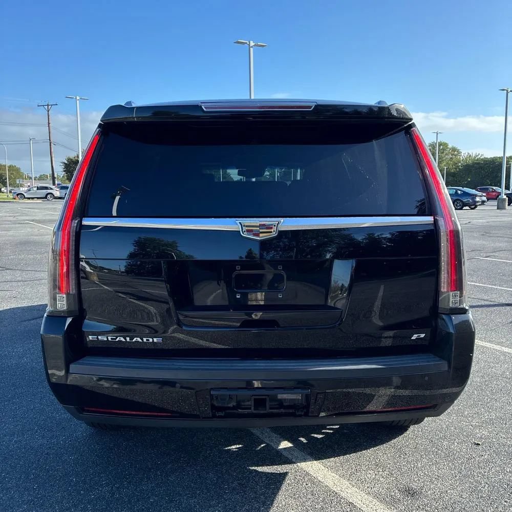 Used 2015 Cadillac Escalade Platinum AWD/4WD image 6
