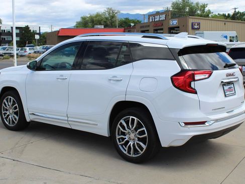 Used 2024 GMC Terrain Denali w/ Denali Premium Package AWD/4WD image 11