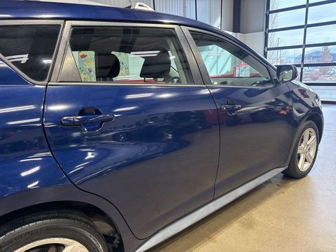 Used 2010 Pontiac Vibe AWD w/ Sun And Sound Package image 35