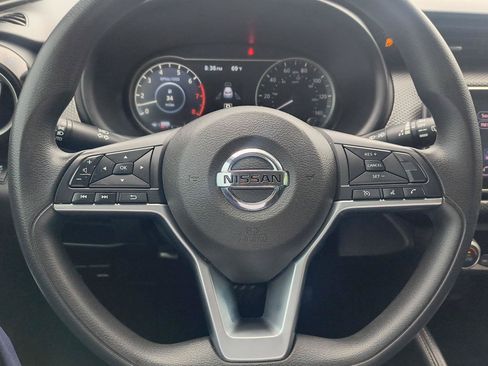 Used 2018 Nissan Kicks SV w/ Exterior Electronics Package FWD image 4