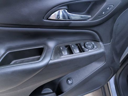 Used 2024 Chevrolet Equinox LT FWD image 13