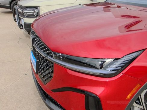 Used 2026 Lincoln Nautilus Premier w/ Jet Appearance Package image 7