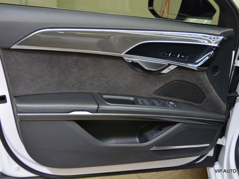 Used 2020 Audi S8 L w/ S8 Executive Package image 7