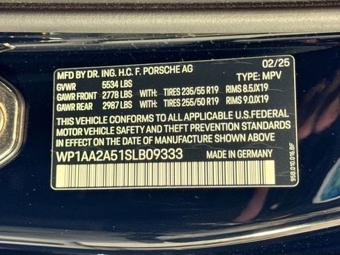 Certified 2025 Porsche Macan image 26