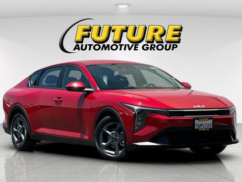 Certified 2026 Kia K4 FWD image 2