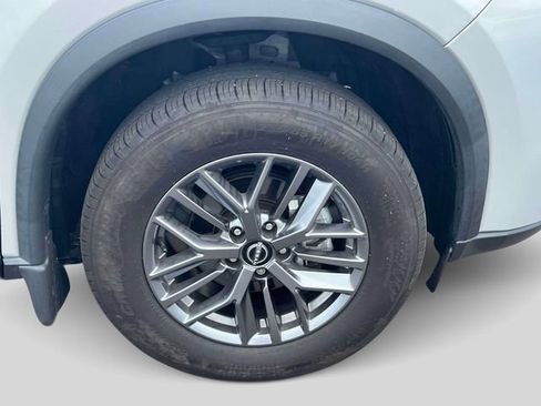 Used 2024 Nissan Rogue S AWD/4WD image 11