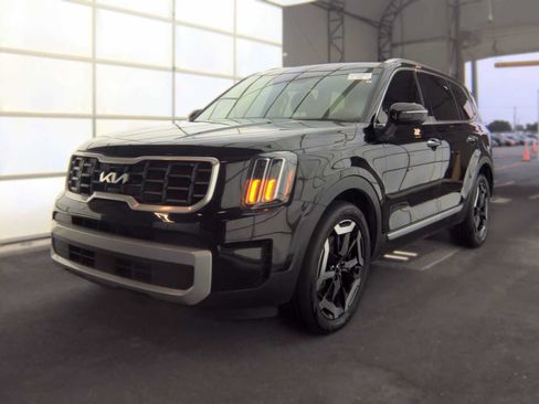 Used 2024 Kia Telluride S FWD image 3