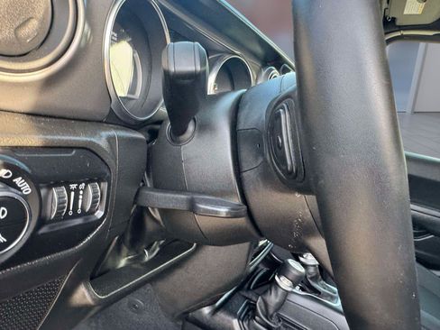 Used 2022 Jeep Gladiator Sport AWD/4WD image 29