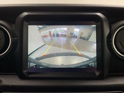 Used 2021 Jeep Wrangler Unlimited Sahara w/ Cold Weather Group AWD/4WD image 17