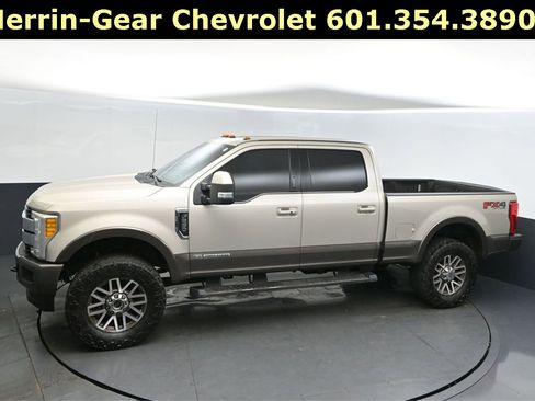 Used 2017 Ford F250 King Ranch w/ FX4 Off-Road Package image 32