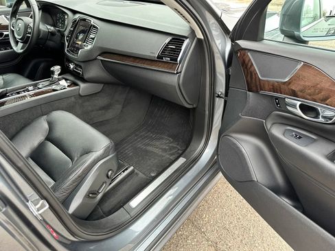 Used 2016 Volvo XC90 T6 Momentum w/ Protection Package Plus image 21