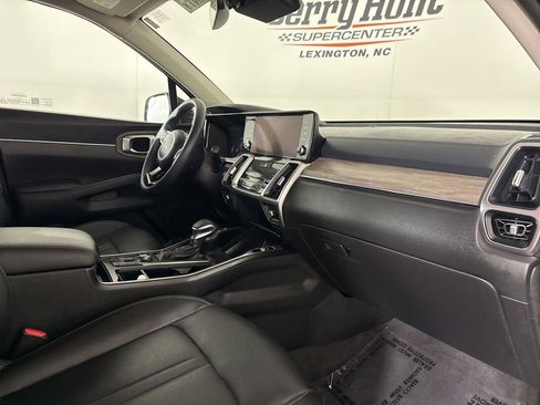 Used 2023 Kia Sorento X-Line EX image 29