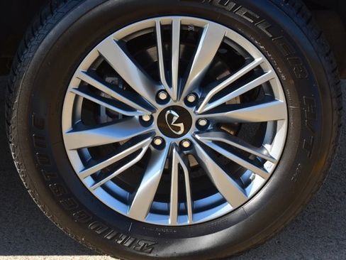 Used 2024 INFINITI QX80 Luxe image 11