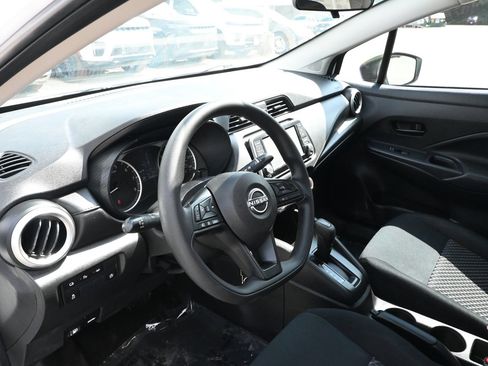 Used 2023 Nissan Versa S FWD image 9