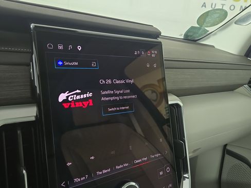 Certified 2025 GMC Acadia Denali w/ Super Cruise Package AWD/4WD image 20