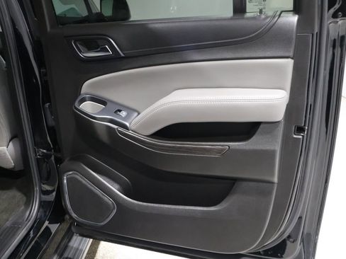 Used 2018 Chevrolet Suburban LT image 23