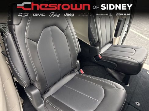 Used 2024 Chrysler Pacifica Touring-L w/ Road Tripper Package image 29