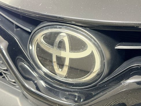 Used 2020 Toyota Camry SE FWD image 29