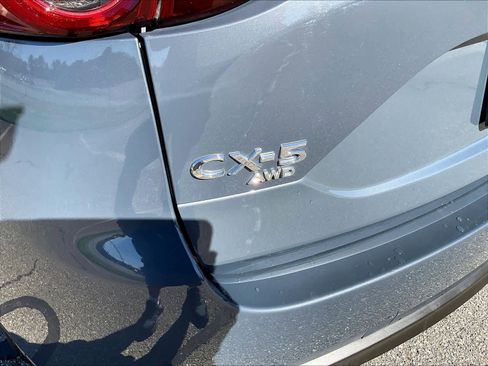 Used 2021 MAZDA CX-5 Carbon Edition image 28