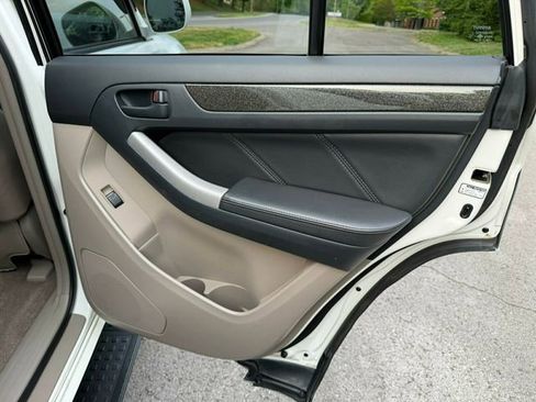 Used 2005 Toyota 4Runner Limited AWD/4WD image 31