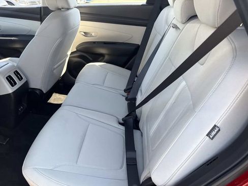 Certified 2025 Hyundai Tucson SEL AWD/4WD image 16