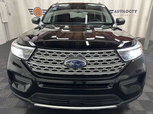Used 2022 Ford Explorer XLT AWD/4WD image 4