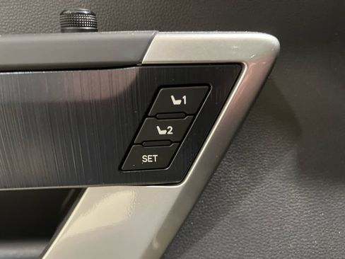 Used 2025 Toyota Sequoia Platinum image 12