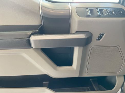 Used 2018 Ford F350 XLT w/ XLT Premium Package image 13