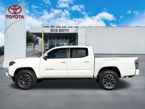 Certified 2022 Toyota Tacoma TRD Sport image 8