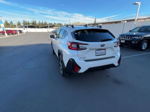 Used 2024 Subaru Crosstrek 2.0i Premium image 7