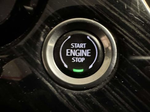 Used 2023 Cadillac XT6 Premium Luxury w/ Technology Package AWD/4WD image 34
