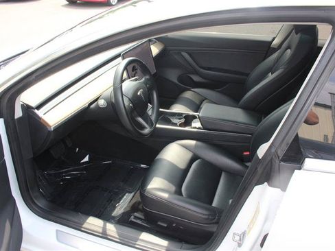 Used 2018 Tesla Model 3 Mid Range RWD image 9