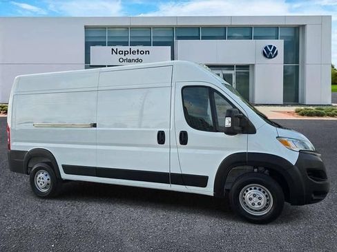 Used 2024 RAM ProMaster 2500 w/ Convenience Group FWD image 3