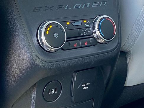 Certified 2025 Ford Explorer Platinum w/ Ultimate Package image 23