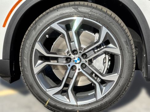 New 2026 BMW X5 xDrive50e AWD/4WD image 11